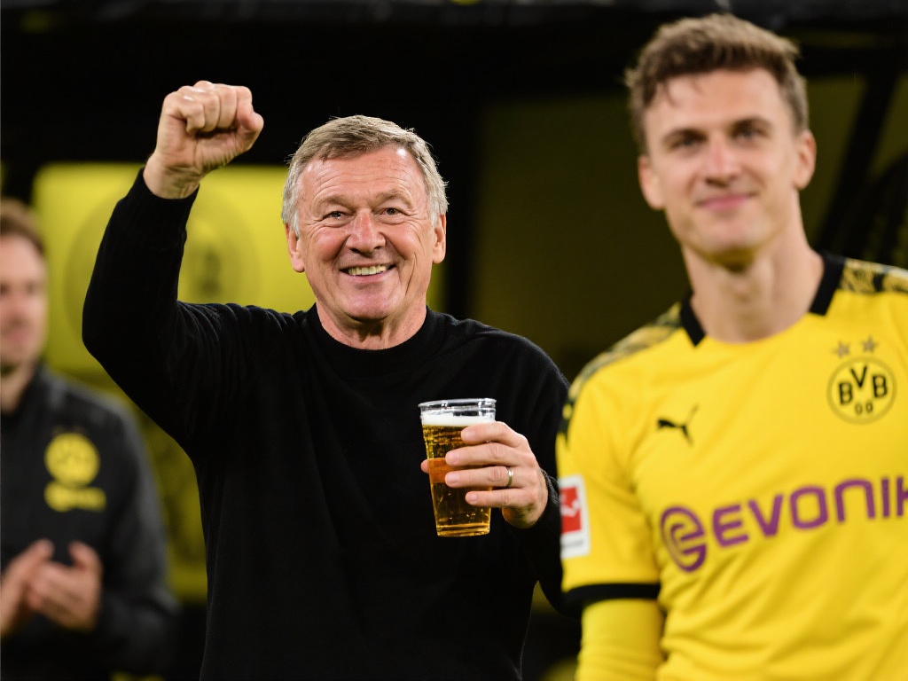 回顾足球历史，不少教练都曾通过公开承诺或